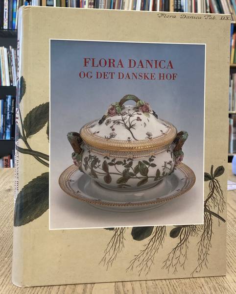 CHRISTIANSBORG PALACE, COPENHAGEN - FLORA DANICA OG DET DANSKE HOF/FLORA DANICA AND THE ROYAL DANISH COURT. Udstilling af porcelaens-, guld- og slvservice/Exhibition of Porcelain, Gold and silver tableware.