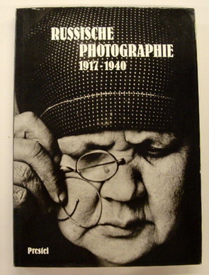 TSCHUDAKOW, GRIGORIJ. Russische Photographie : 1917 - 1940. mit einer Einführung von Grigorij Tschudakow.
