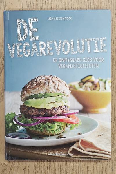 STELTENPOOL, LISA. De vegarevolutie, de onmisbare gids voor veganistisch eten