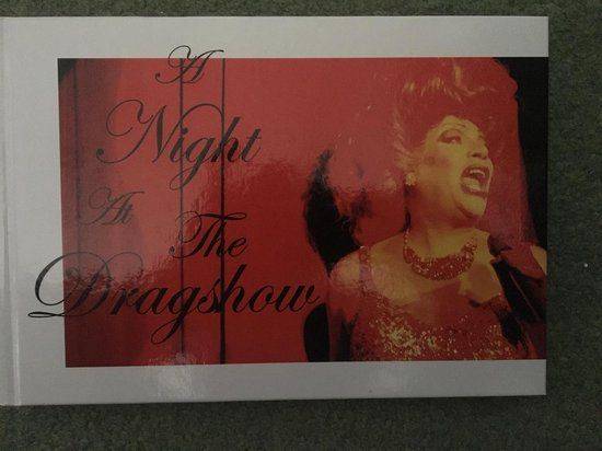 JOLING, RALPH. A night at the Dragshow.