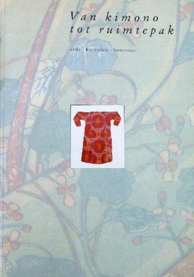 BROMMER, BEA. Van kimono tot ruimtepak. Zijde - kunstzijde - kuntvezel.